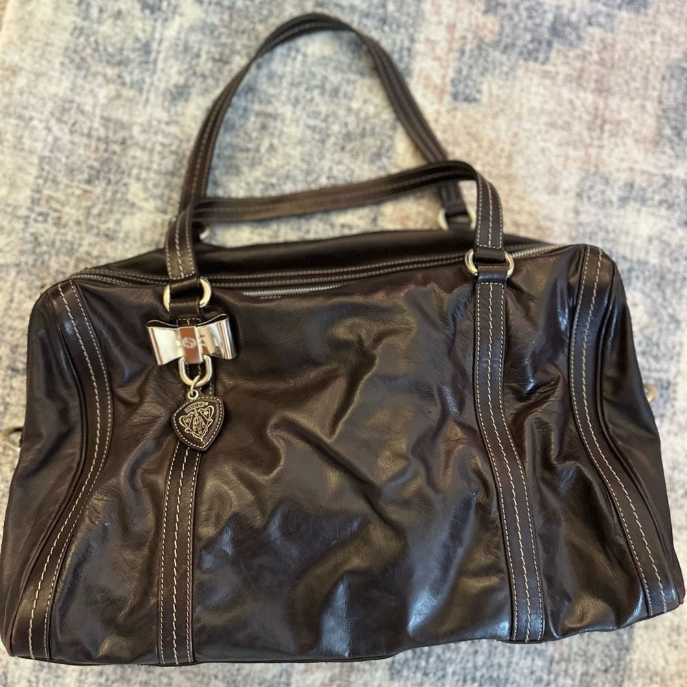 Gucci bag from the 2000s. Is it coming back into style?